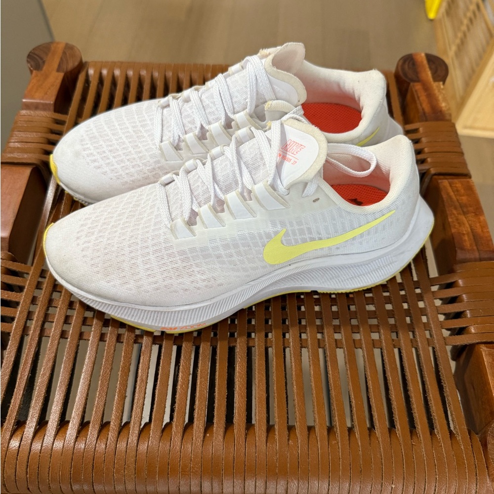 Nike women’s running Sneakers